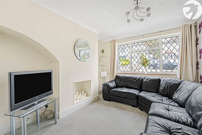 3 Bedroom Terraced House For Sale In Oakfield Park Road, Wilmington, Kent, DA1