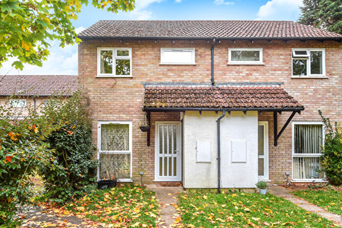 2 Bedroom House To Rent In Harvester Way, Lymington, SO41