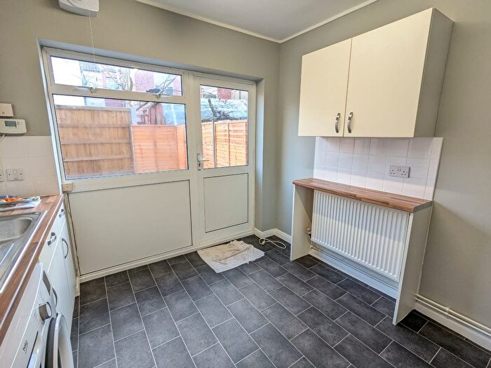 1 Bedroom Flat To Rent In Sandringham Road, Willesden Green, London, NW2
