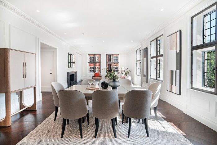 3 Bedroom Flat For Sale In Knightsbridge Gate, London, United Kingdom, Knightsbridge, SW1X