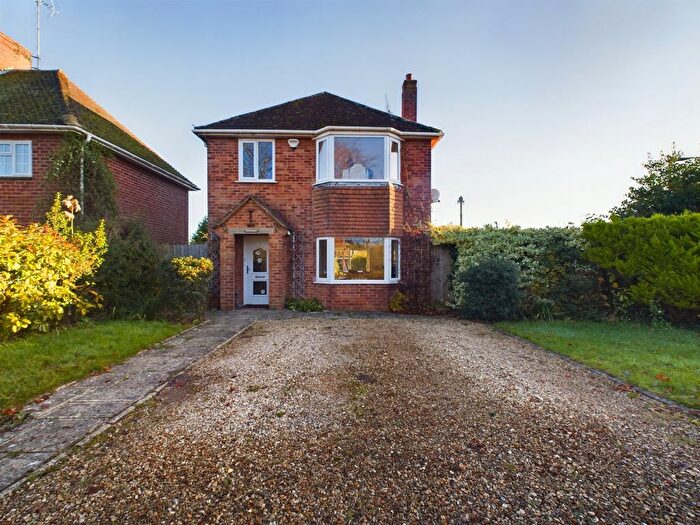 3 Bedroom Detached House To Rent In York Road, Tewkesbury, Gloucestershire, GL20
