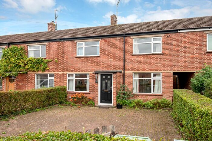 3 Bedroom Terraced House For Sale In Willoughby Road, Stamford, PE9