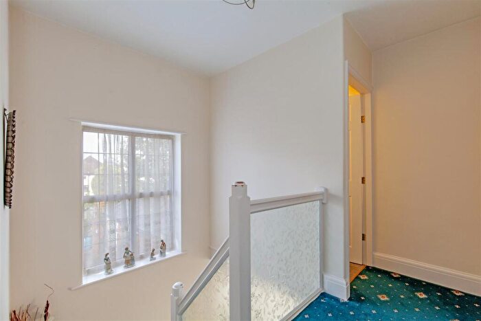 3 Bedroom Detached House For Sale In Highfield Lane, Newbold, Chesterfield, S41