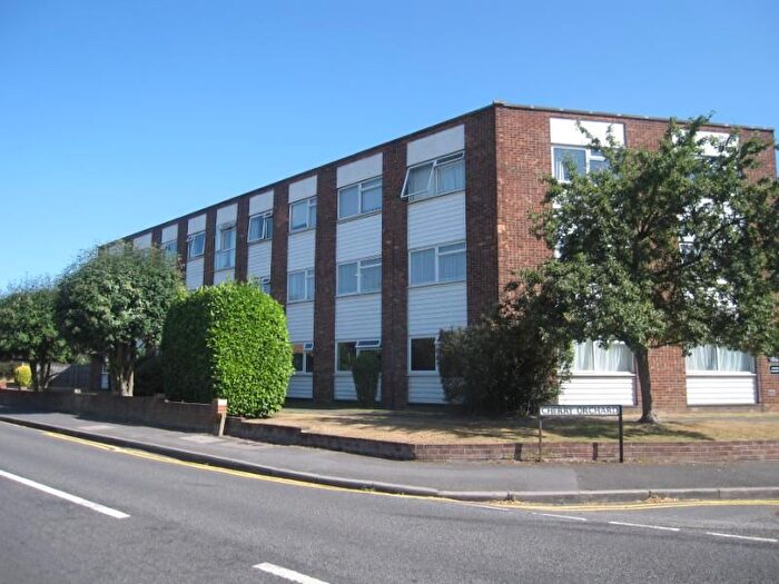 1 Bedroom Flat To Rent In Gresham Road, Staines-Upon-Thames, Surrey, TW18
