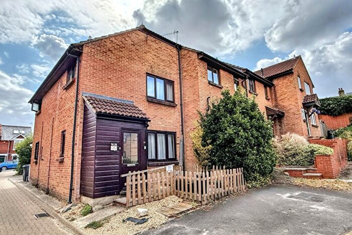 1 Bedroom Semi-Detached House For Sale In Salisbury, SP2