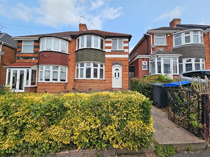 3 Bedroom Semi-Detached House To Rent In Jayshaw Avenue, Birmingham, B43