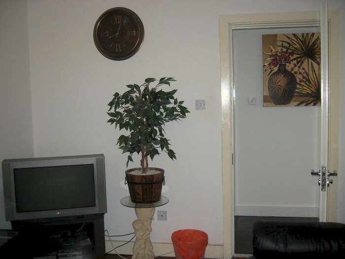 5 Bedroom Flat To Rent In Wellington Hill West, Bristol, BS9