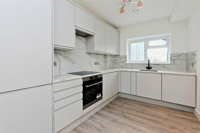 2 Bedroom Flat To Rent In Perryn Road, London W3