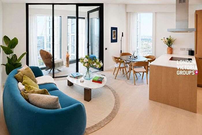 2 Bedroom Flat To Rent In River Park Tower, Nine Elms Lane, London, SW8