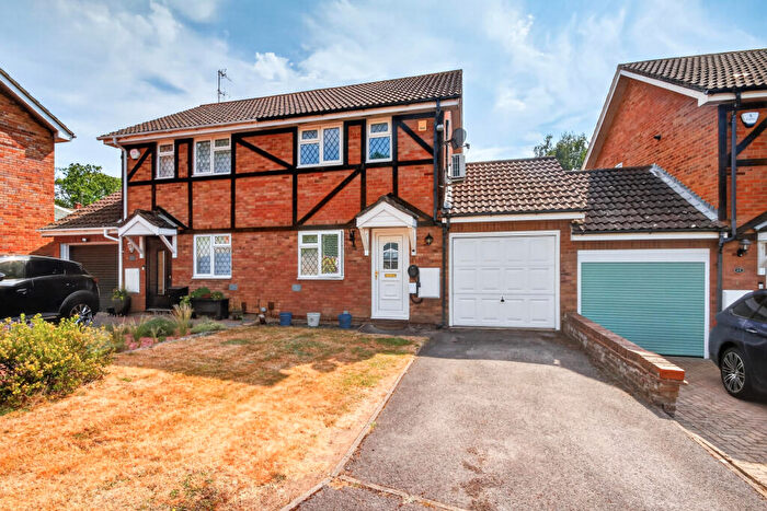 2 Bedroom Semi Detached House For Sale In Farley Copse, Binfield, Bracknell, RG42