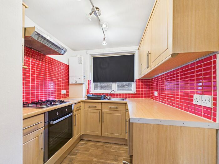 1 Bedroom Flat For Sale In Crown Lane, Bromley, Kent, BR2