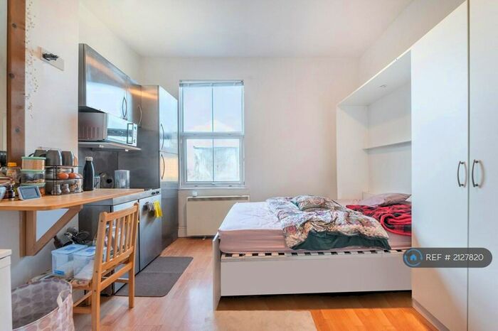 Studio To Rent In West End Lane, London, NW6