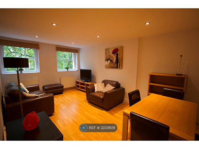 2 Bedroom Flat To Rent In Cartwright Gardens, London, WC1H