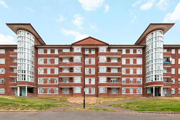 1 Bedroom Flat To Rent In Shackleton Close, London, SE23