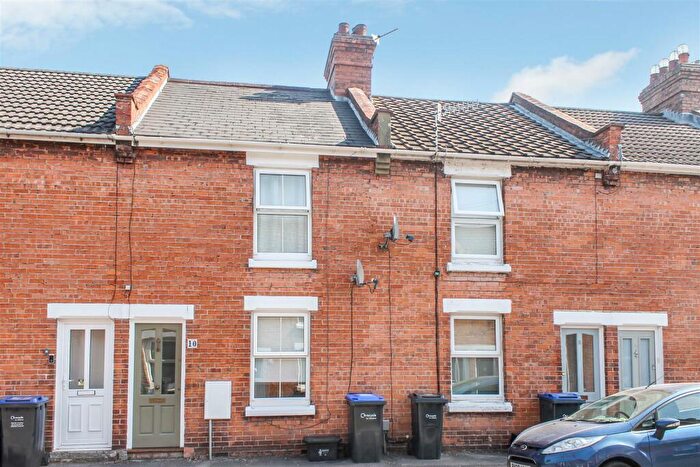 2 Bedroom Terraced House To Rent In Orchard Road, Salisbury, SP2