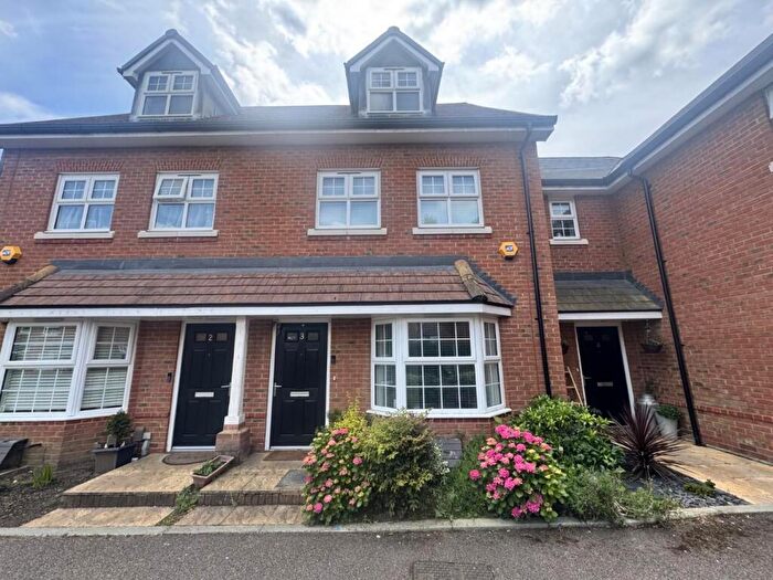 4 Bedroom Town House To Rent In Copper Beech Close, Barming, Maidstone, ME16