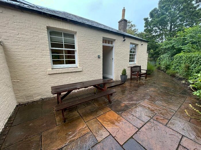 2 Bedroom Cottage To Rent In Lufra Bank, Granton View, Trinity, Edinburgh, EH5