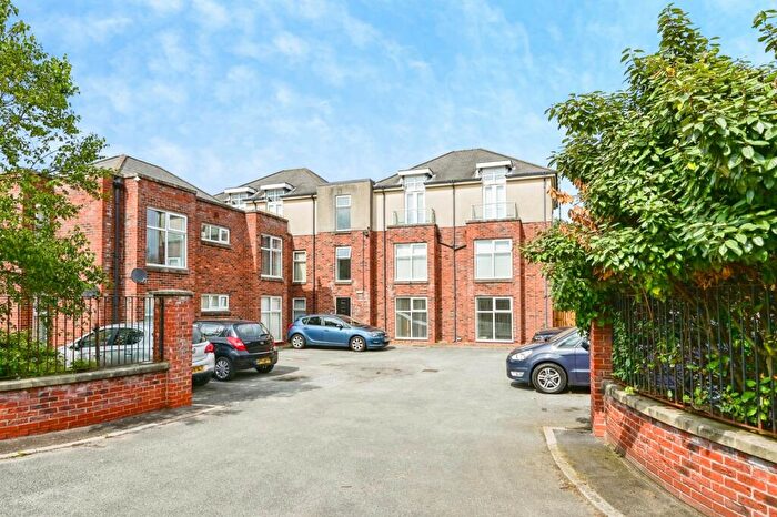 2 Bedroom Flat For Sale In Back Mersey View, Waterloo, Merseyside, L22