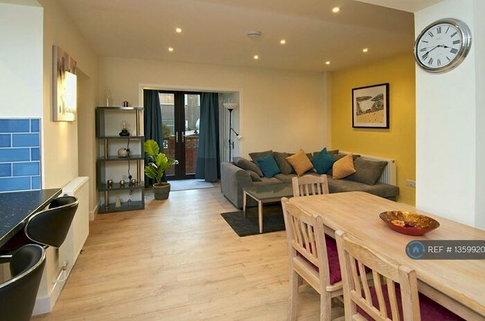 6 Bedroom Semi-Detached House To Rent In Roycroft Road, Filton, Bristol, BS34