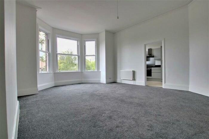 2 Bedroom Flat To Rent In Tweedy Road, Bromley, BR1