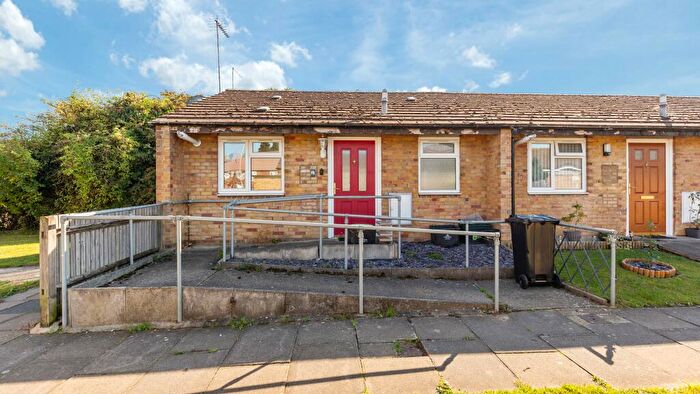 1 Bedroom Bungalow For Sale In Wakefields Walk, Downfield Road, Cheshunt, Waltham Cross, EN8