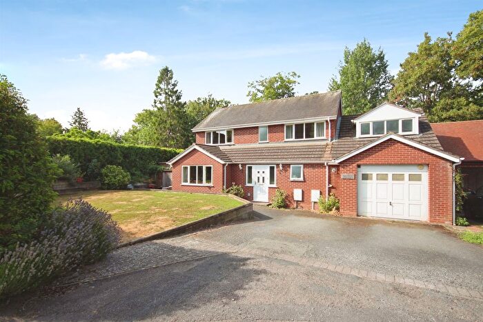 5 Bedroom Detached House For Sale In Warwick Place, Southam, CV47