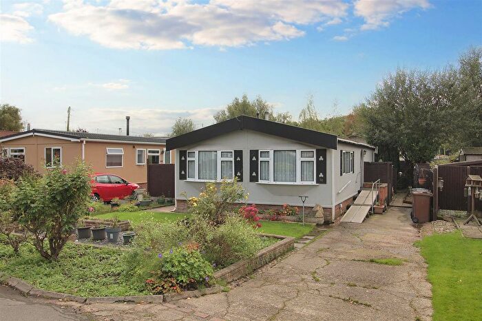 2 Bedroom Mobile/park Home For Sale In Moor Lane, Calverton, Nottingham, NG14