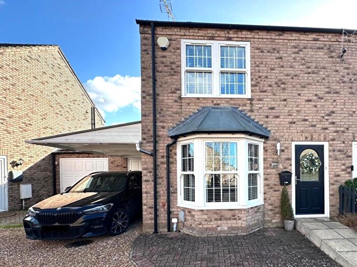 3 Bedroom Semi-Detached House For Sale In Ellingham Gardens, Chatteris, PE16