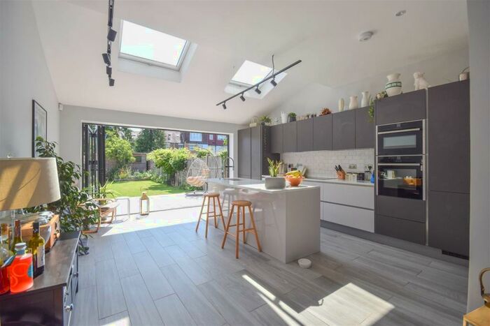 4 Bedroom House To Rent In Seaforth Avenue, Motspur Park, KT3