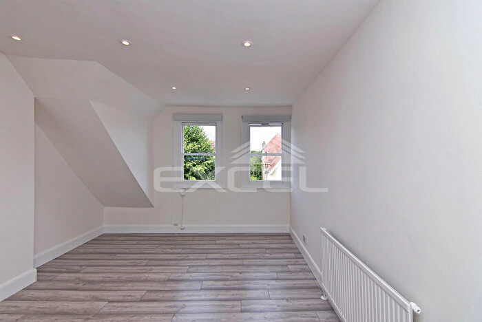2 Bedroom Apartment To Rent In Eton Avenue, Swiss Cottage, London, NW3