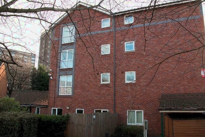 1 Bedroom Flat To Rent In St. Marys Close, Leeds, West Yorkshire, LS12