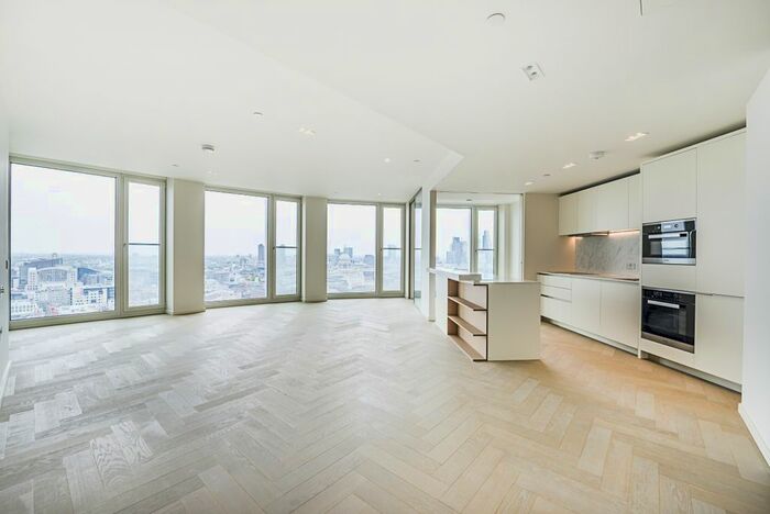 3 Bedroom Flat To Rent In Upper Ground, London, SE1