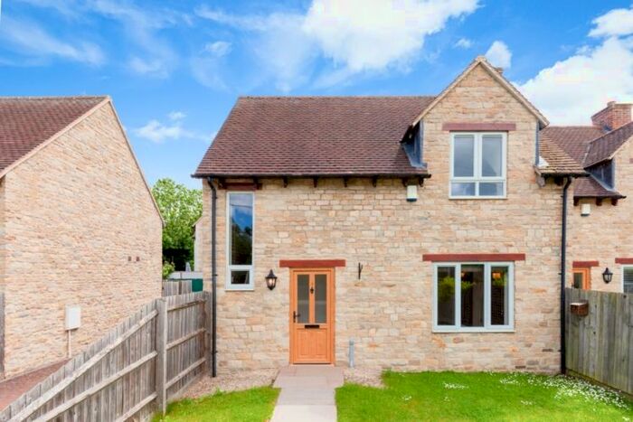 2 Bedroom Semi Detached House To Rent In Moorhen Close, Marsh Gibbon, OX27