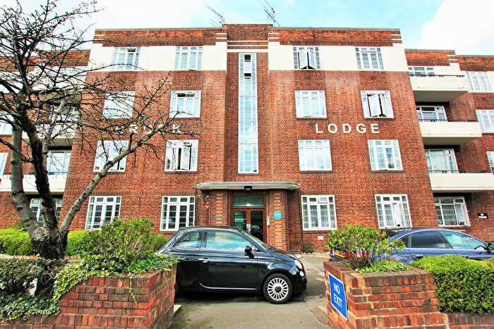 4 Bedroom Flat To Rent In Brook Lodge, North Circular Road, Hendon, NW11