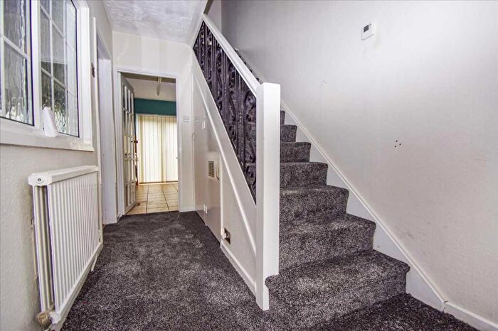 3 Bedroom End Of Terrace House For Sale In Pantile Row, Langley, SL3