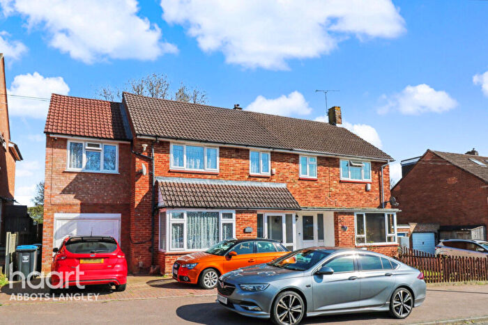 5 Bedroom Semi-Detached House For Sale In Kiln Ground, Hemel Hempstead, HP3