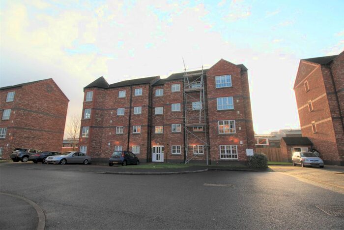 3 Bedroom Flat To Rent In Thomas Brassey Close, Hoole, Chester CH2