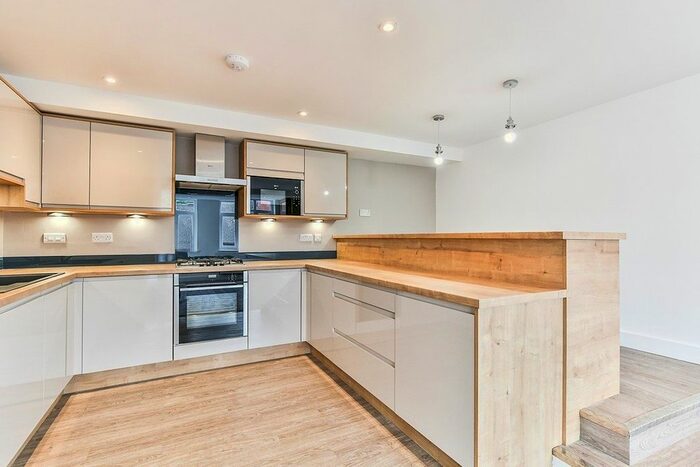 2 Bedroom Flat To Rent In Rydal Crescent, Sheffield, South Yorkshire, S8