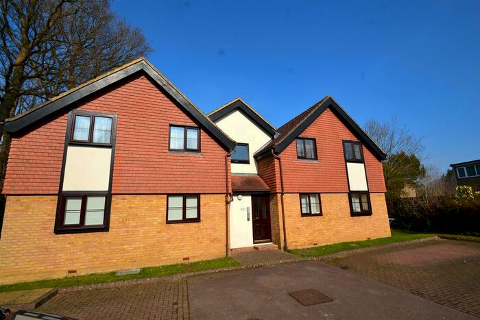 1 Bedroom Flat To Rent In The Woodlands, Smallfield, Horley RH6