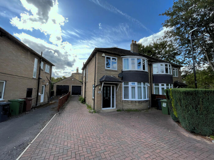 4 Bedroom Semi-Detached House To Rent In Glebelands Drive, Leeds, West Yorkshire, LS6