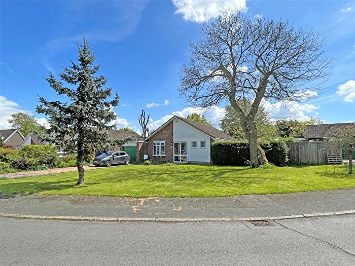 3 Bedroom Bungalow To Rent In Silver Birch Avenue, Meopham, Gravesend, Kent, DA13