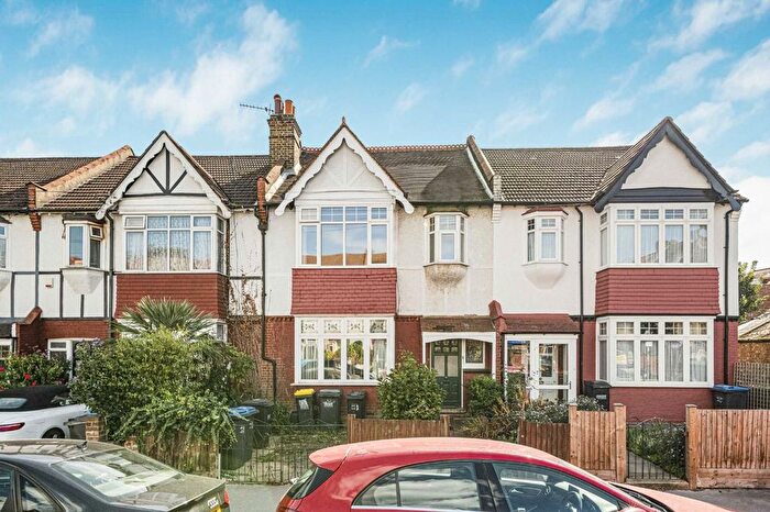 2 Bedroom Flat For Sale In Kilmartin Avenue, London, SW16