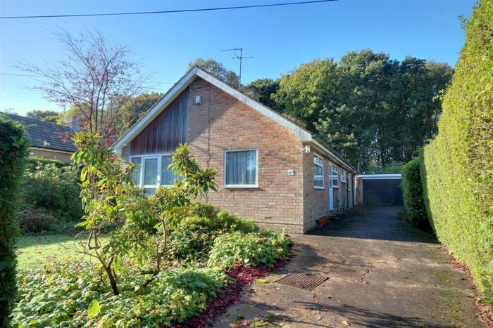 4 Bedroom Detached Bungalow For Sale In Elveley Drive, West Ella, HU10
