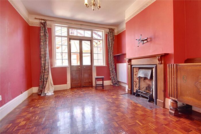 4 Bedroom Semi-Detached House To Rent In Elmhurst Road, Gosport, Hampshire, PO12