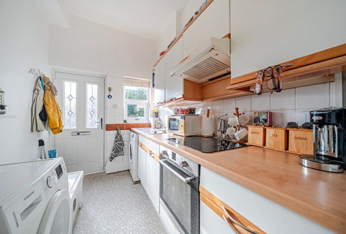 1 Bedroom Flat For Sale In Eridge Road, Tunbridge Wells, Kent, TN4