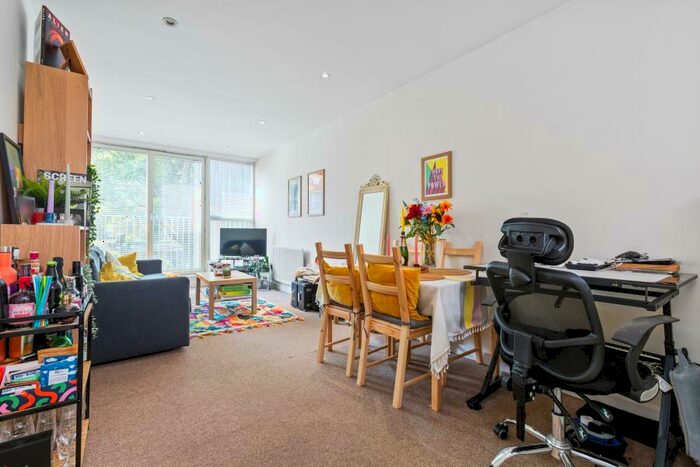 1 Bedroom Apartment To Rent In Cleaver Street, SE11