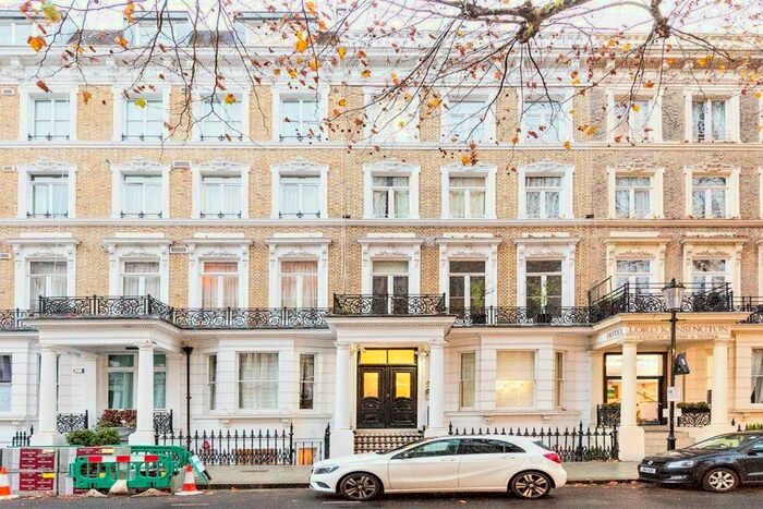 3 Bedroom Flat To Rent In Trebovir Road, London, SW5