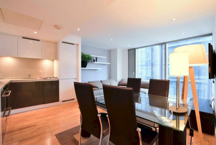 1 Bedroom Flat For Sale In Landmark West Tower, Marsh Wall, London, E14