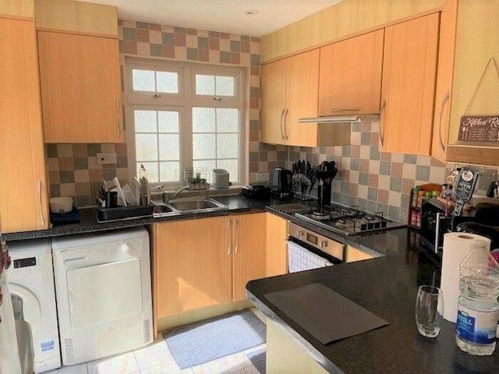 1 Bedroom Flat To Rent In Whitton Avenue East, Greenford, UB6