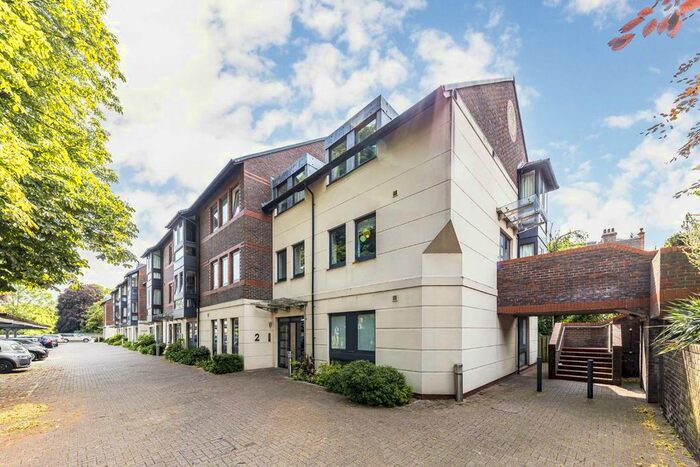 1 Bedroom Flat To Rent In Old Lodge Place, St Margarets, Twickenham, TW1